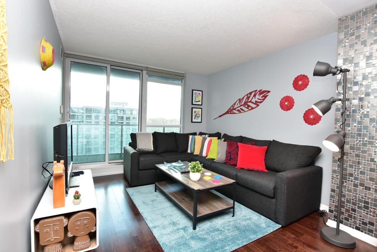 Apartment Downtown Condo, Free Parking & Amenities Toronto
