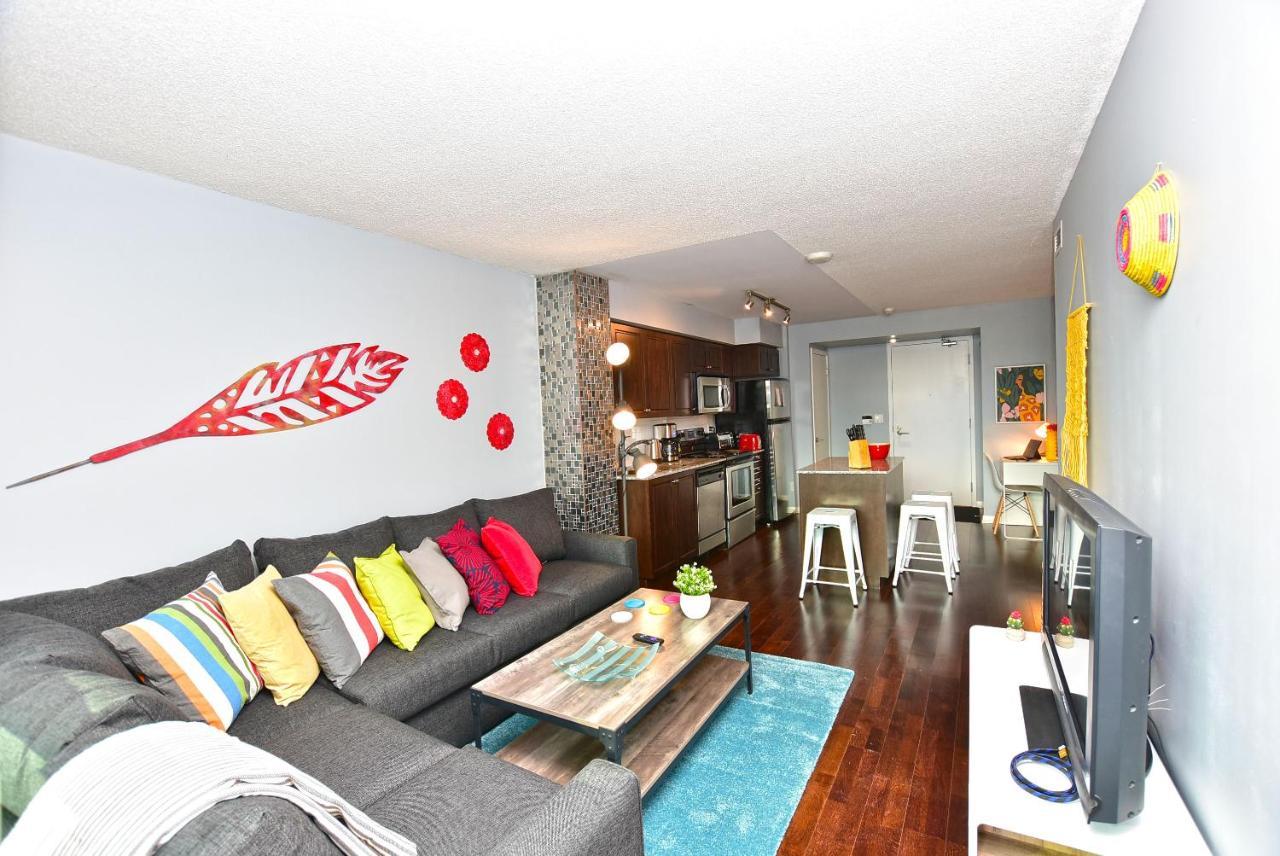 Downtown Condo, Free Parking & Amenities Apartment Toronto