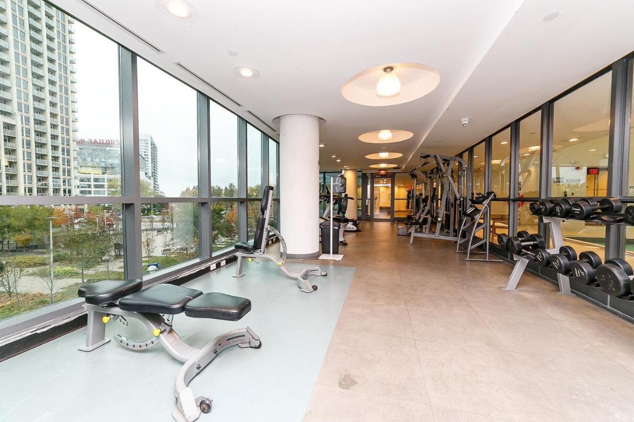 Downtown Condo, Free Parking & Amenities Apartment *