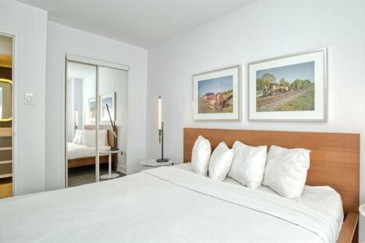 Town Hotel Toronto