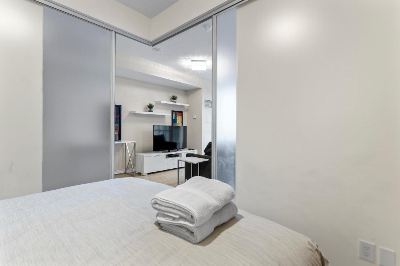 Luxury Fully Furnished Suite In Downtown Toronto - Maple Leaf Square Apartment *