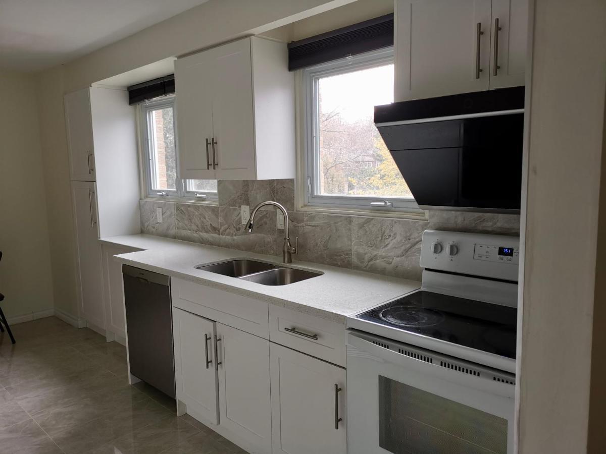 Guest house Private In House In North York Shared Kitchen Toronto