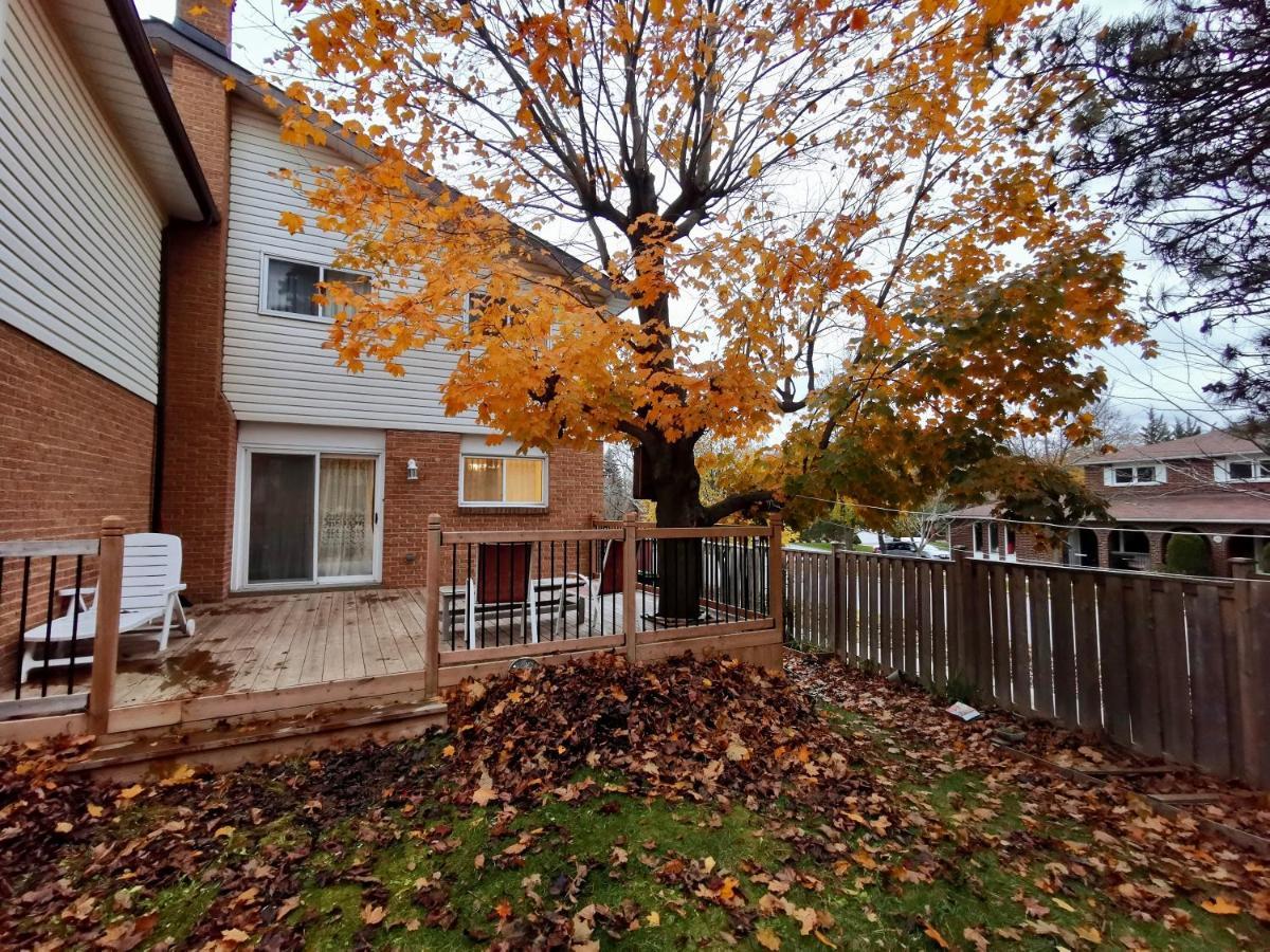 Guest house Private In House In North York Shared Kitchen *