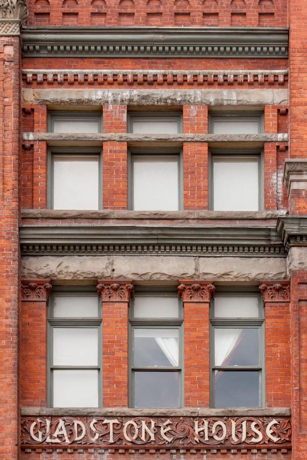 Gladstone House 4*