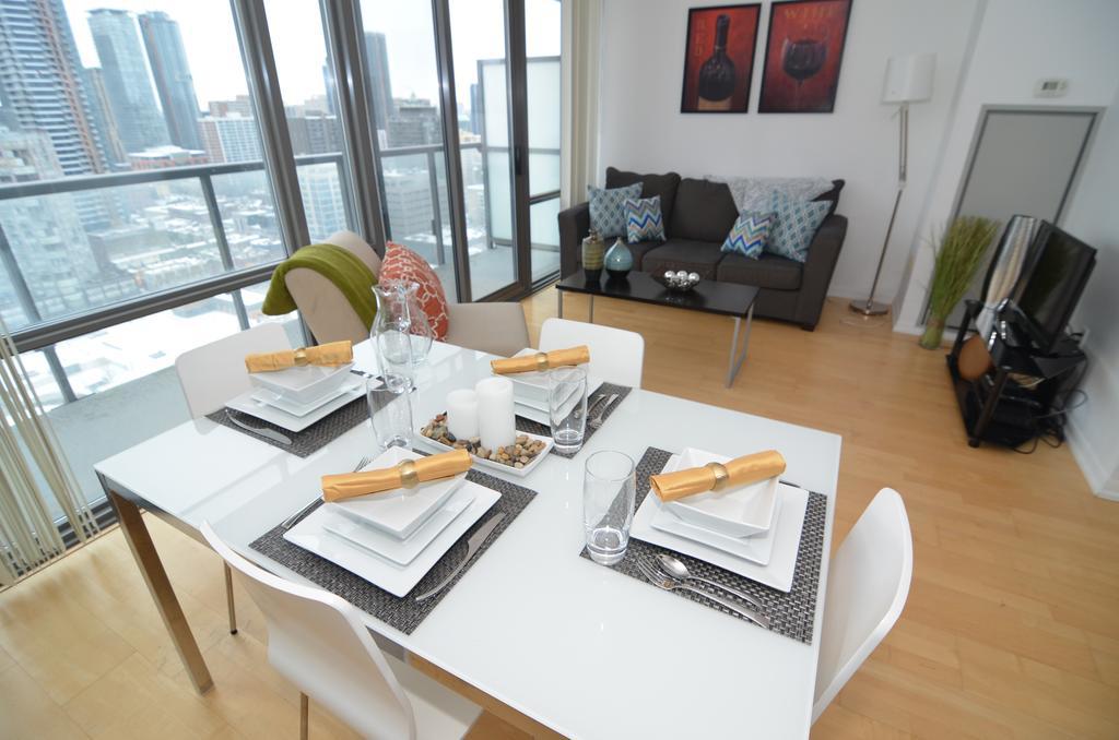 Escape - Bay & College- 37 Grosvenor Street Apartment