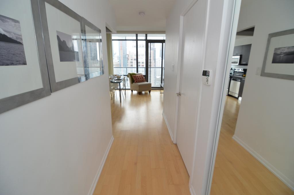 Apartment Escape - Bay & College- 37 Grosvenor Street Toronto