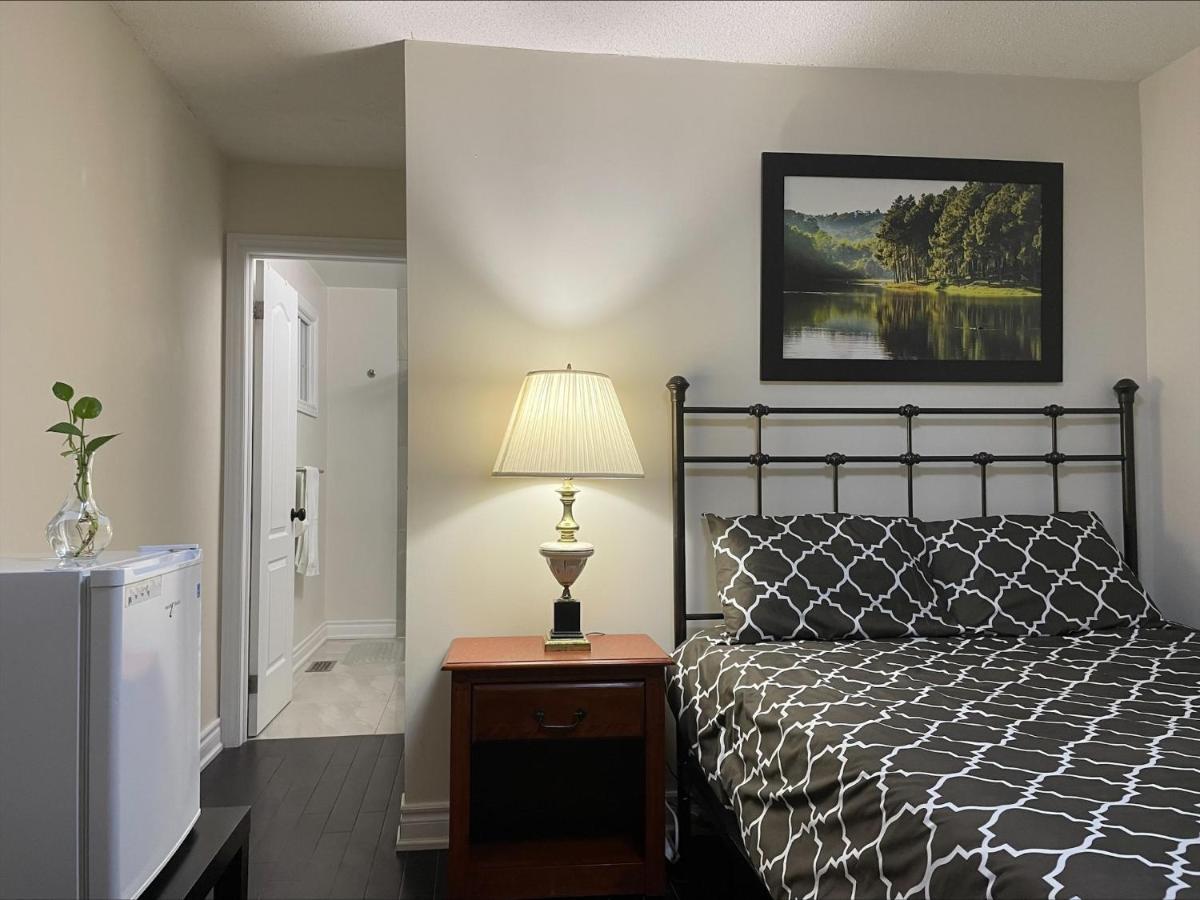 77 Nice And Warm Series Rooms * Toronto
