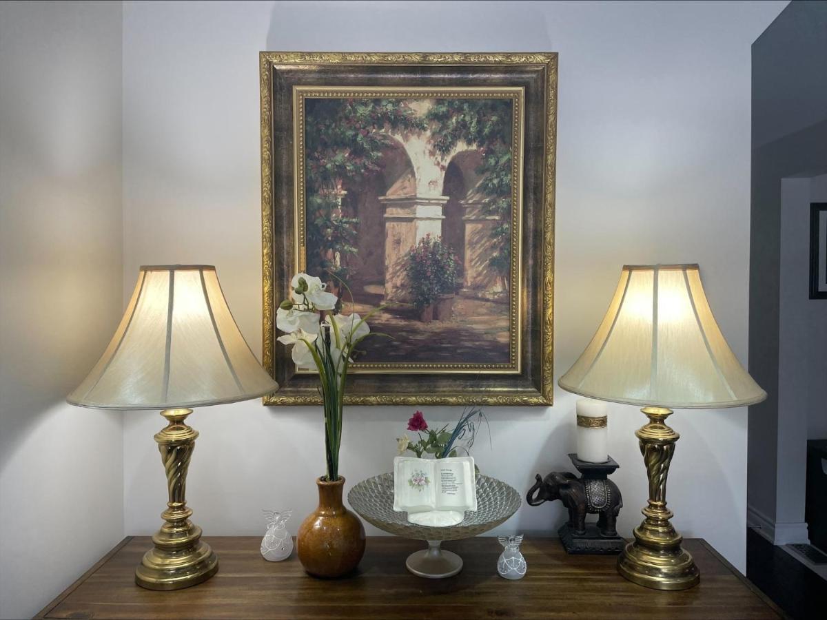 77 Nice And Warm Series Rooms Privatunterkunft