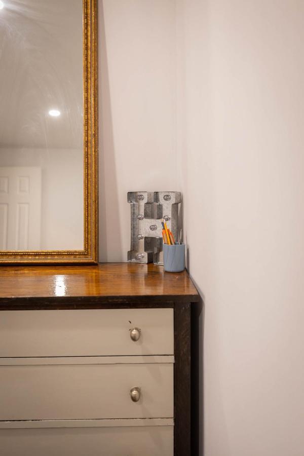 Apartment Bright Parkdale Court - Little Portugal W/ Free Parking *
