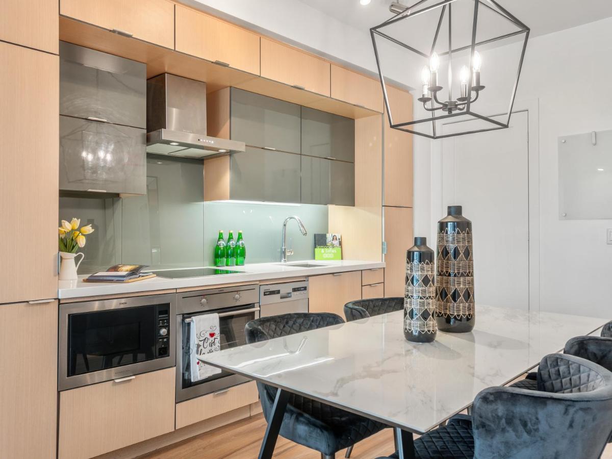 Designer 2br + Study Condo, Ed - Cn Tower View * Toronto