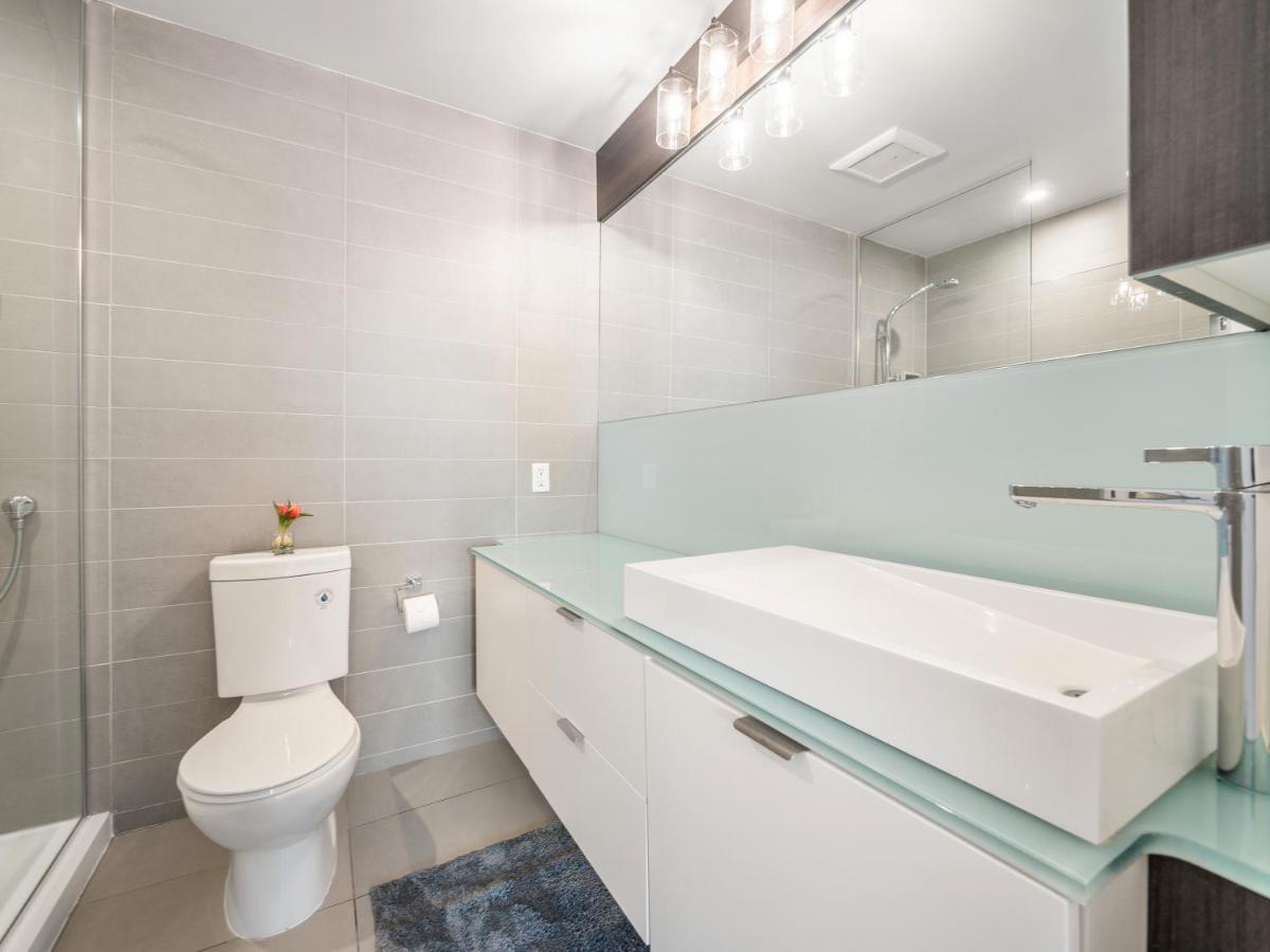 Apartment Designer 2br + Study Condo, Ed - Cn Tower View *