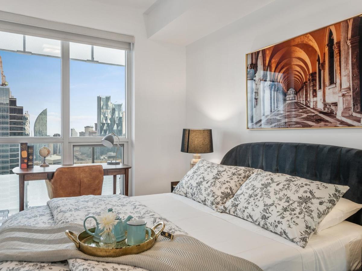 Designer 2br + Study Condo, Ed - Cn Tower View * Toronto