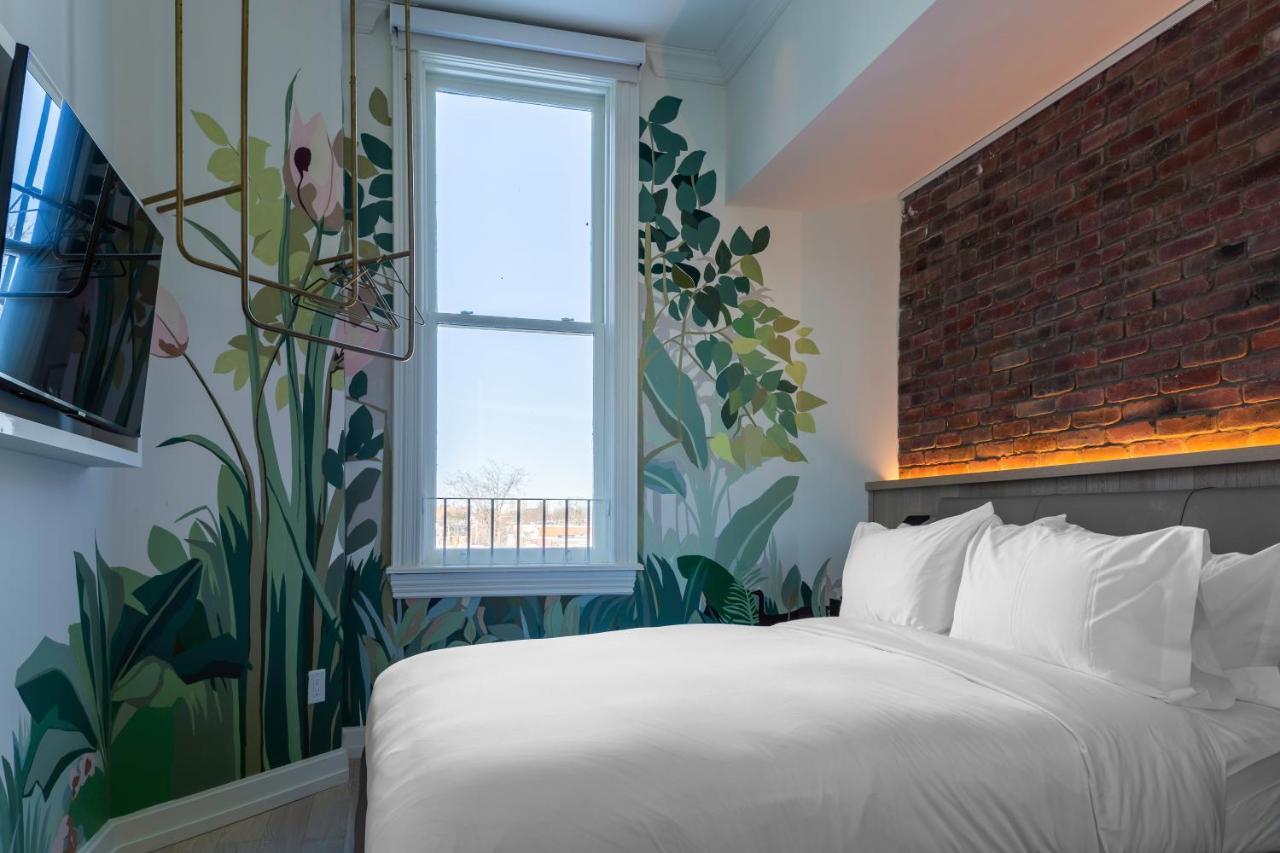 Hotel Gladstone House 4*