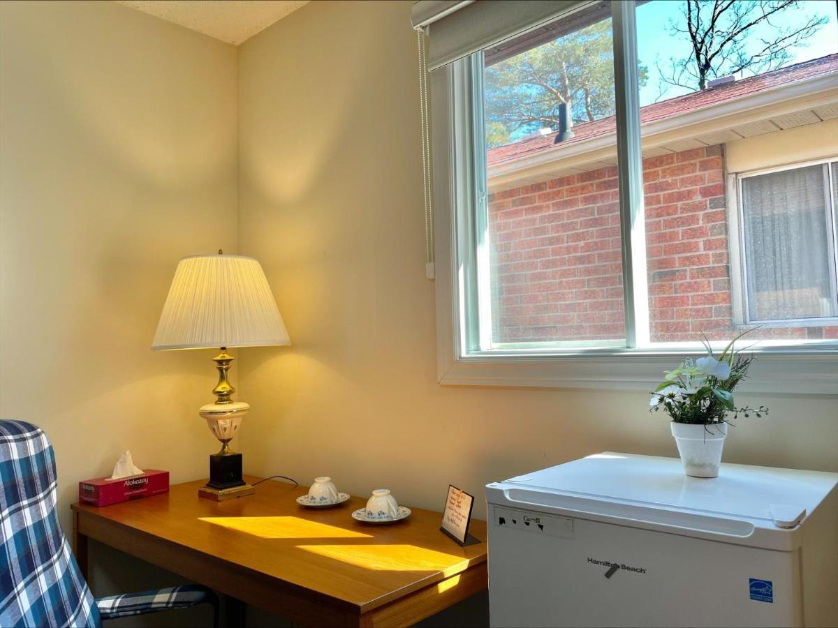77 Nice And Warm Series Rooms Privatunterkunft Toronto