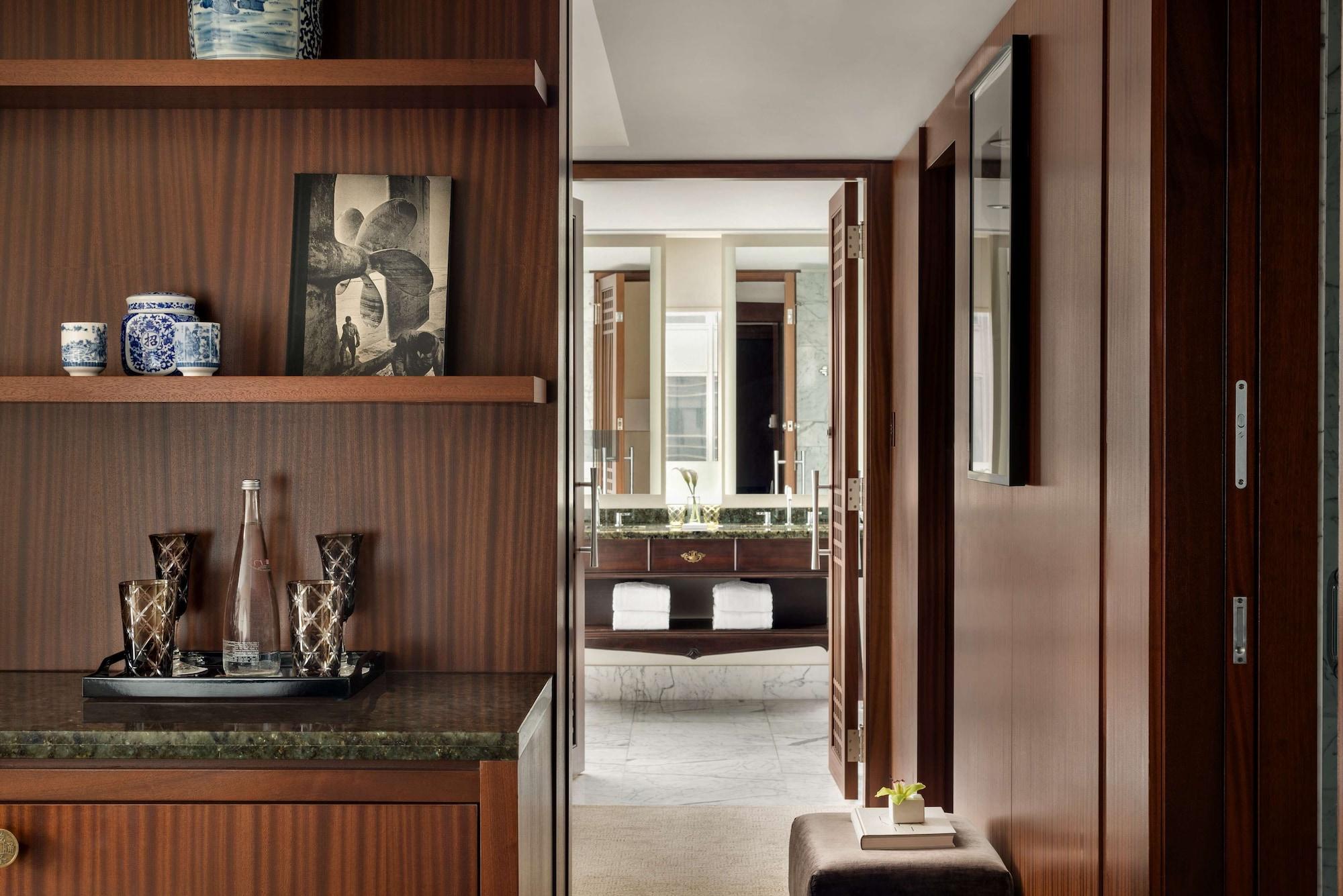 Hotel Shangri-la 5*