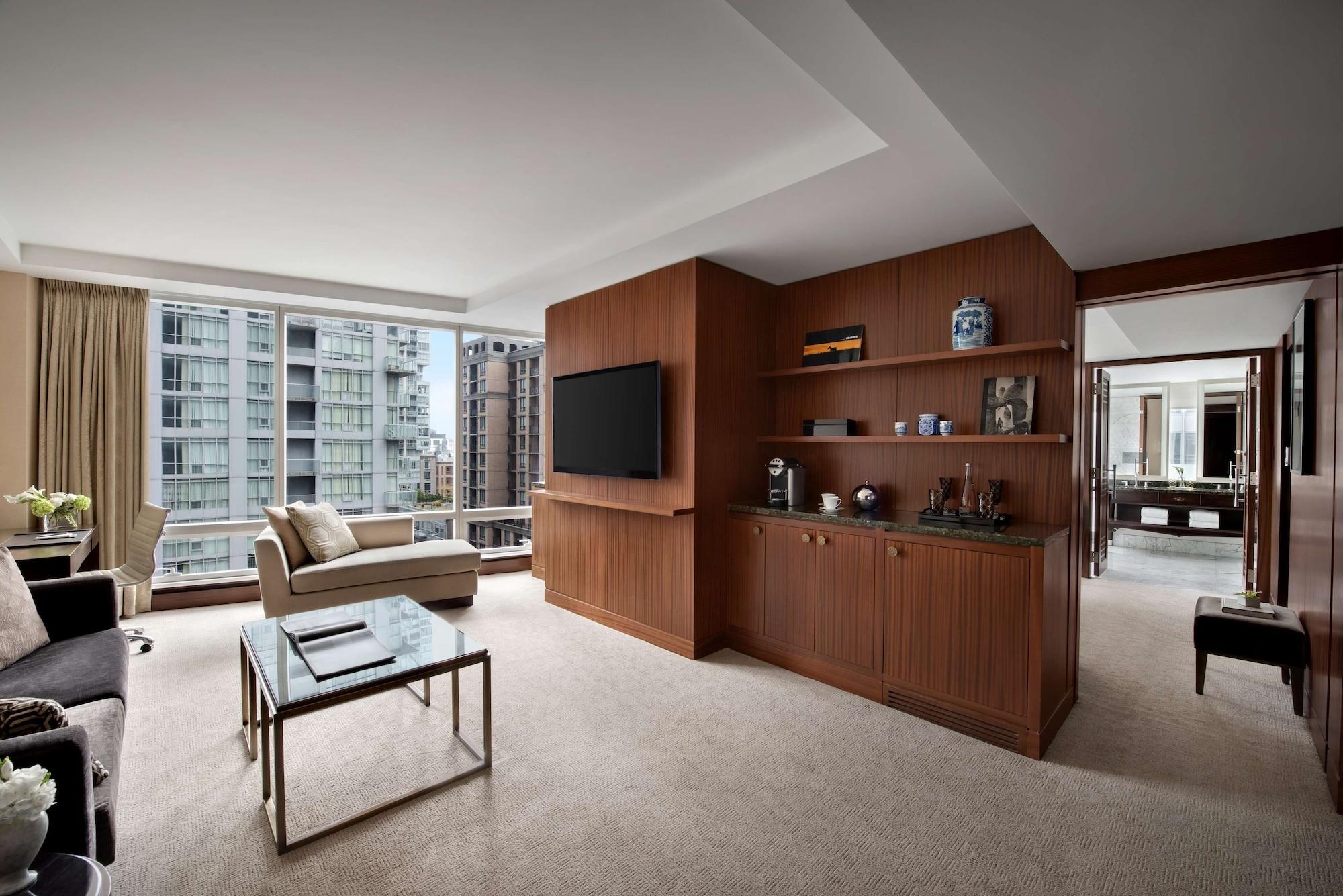 Shangri-la 5* Toronto
