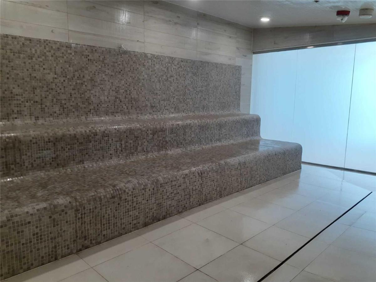 1 Bedroom With Gorgeous View! Toronto