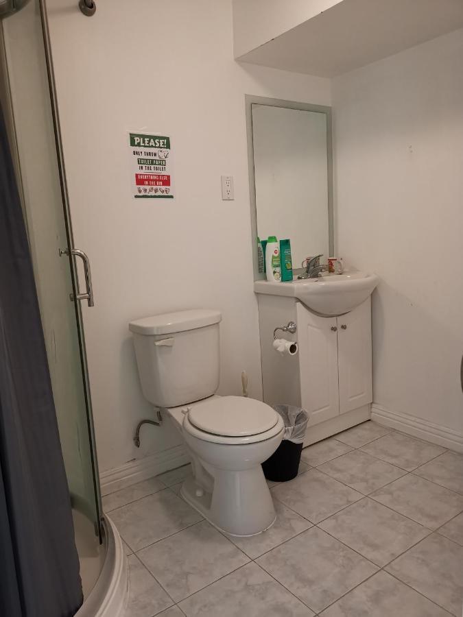 Private In House In North York Shared Kitchen Guest house Toronto