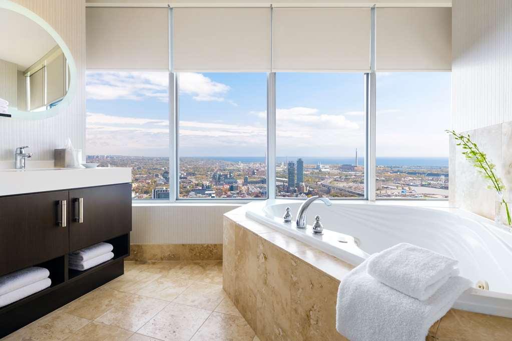 One King West And 4* Toronto