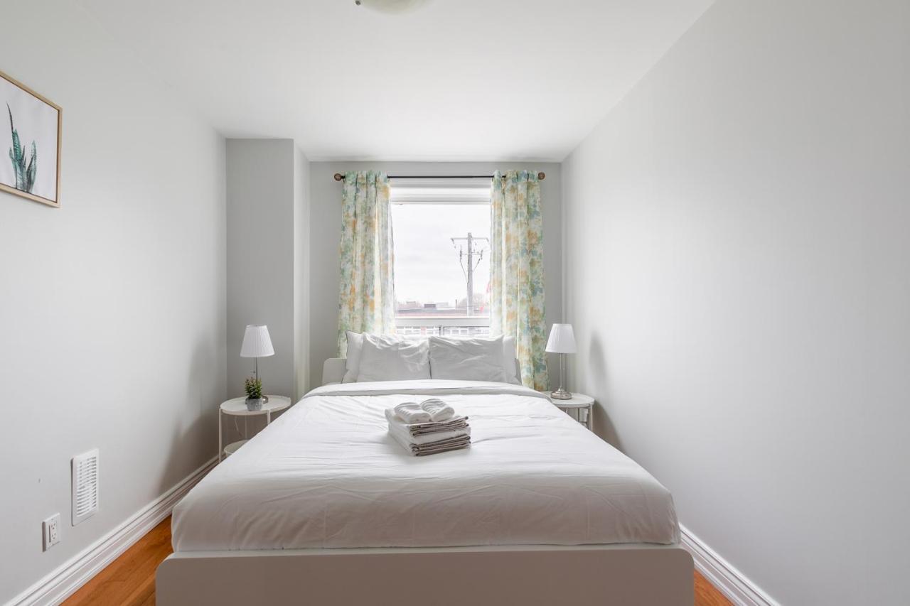 Bright And Modern - 3Br Triplex Apt - Near Trinity Bellwoods Apartment *
