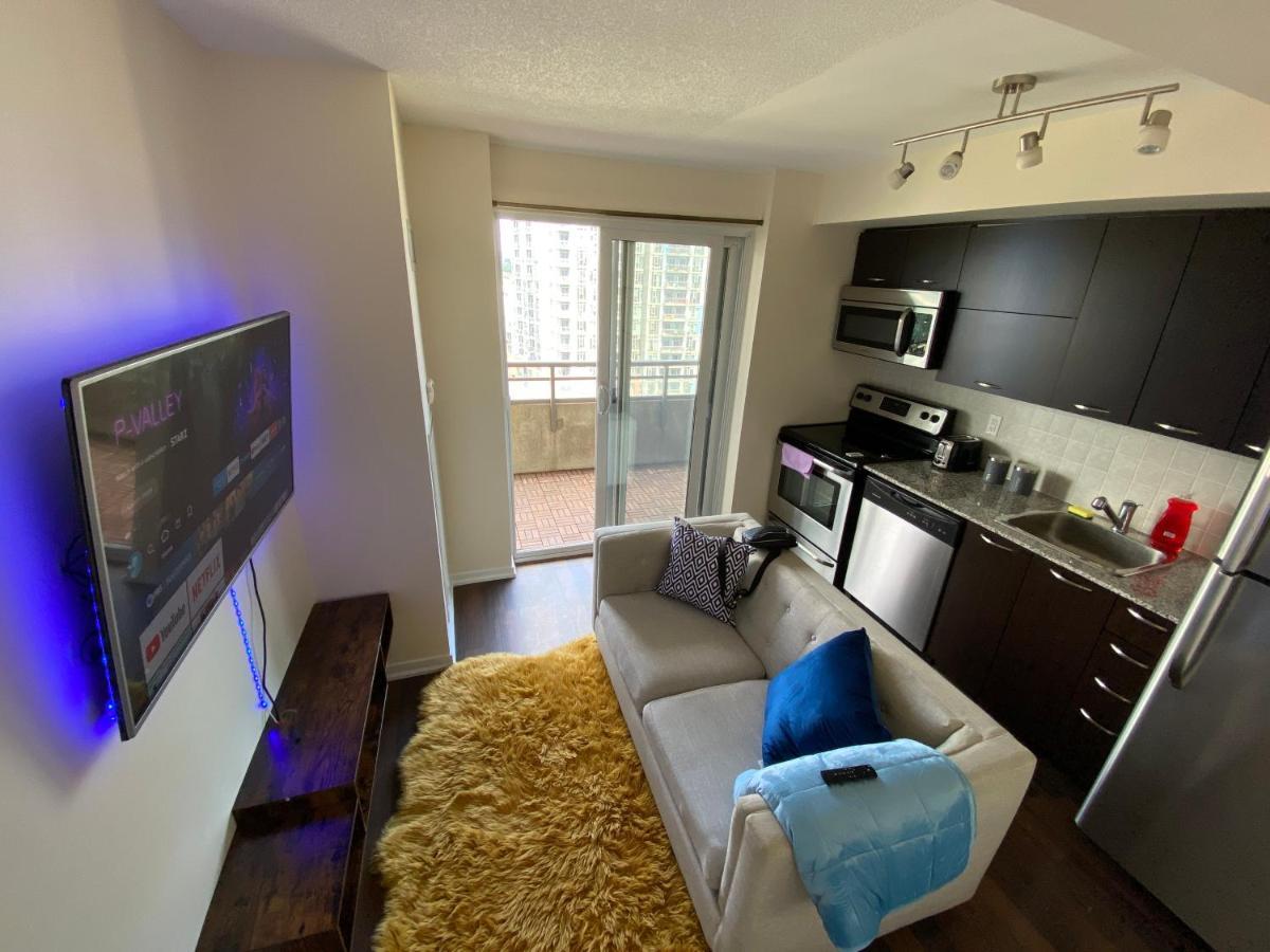 Beautiful Cozy Entire 1-bedroom Unit + Balcony Toronto