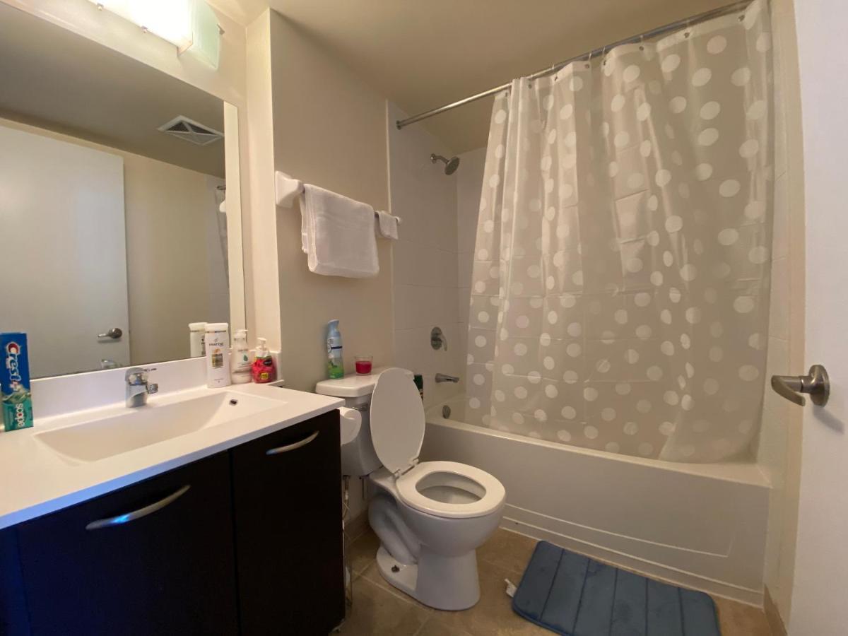 Beautiful Cozy Entire 1-bedroom Unit + Balcony *