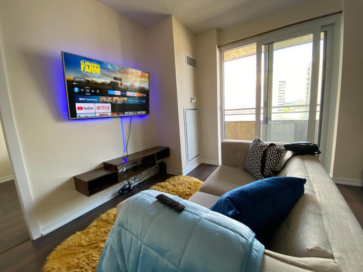 Beautiful Cozy Entire 1-bedroom Unit + Balcony Apartment *