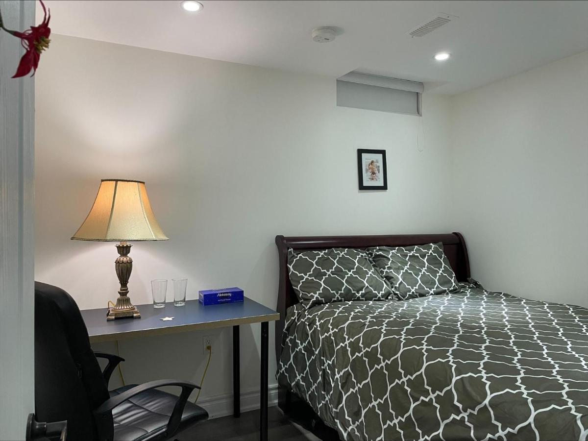 77 Nice And Warm Series Rooms Privatunterkunft