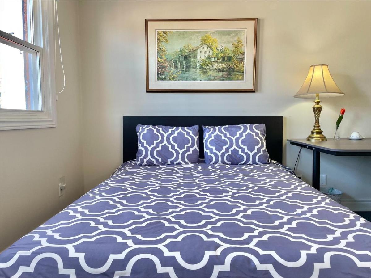 77 Nice And Warm Series Rooms Privatunterkunft Toronto
