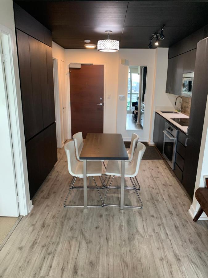 Toronto Suite With Parking Apartment Toronto