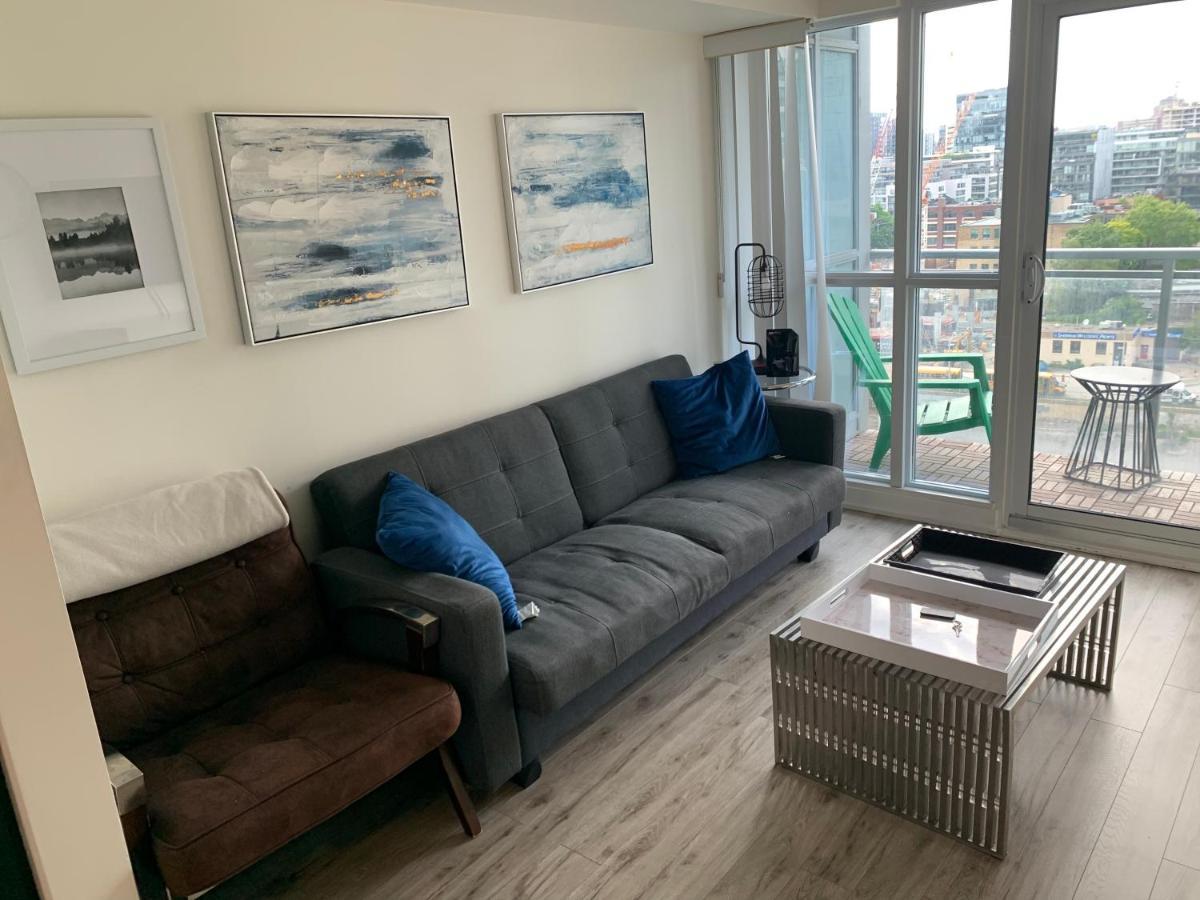 Apartment Toronto Suite With Parking *