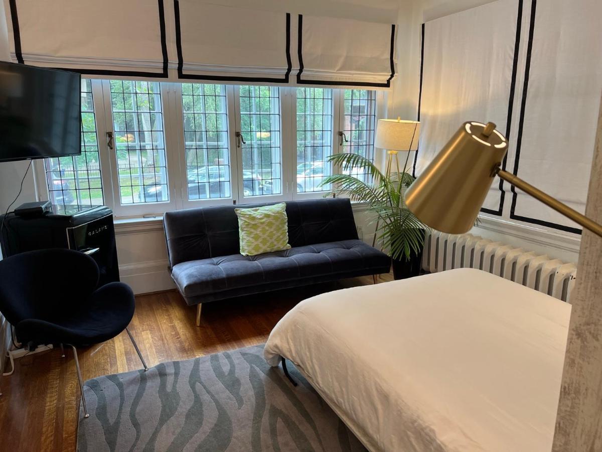 Bed & Breakfast The Jane Toronto