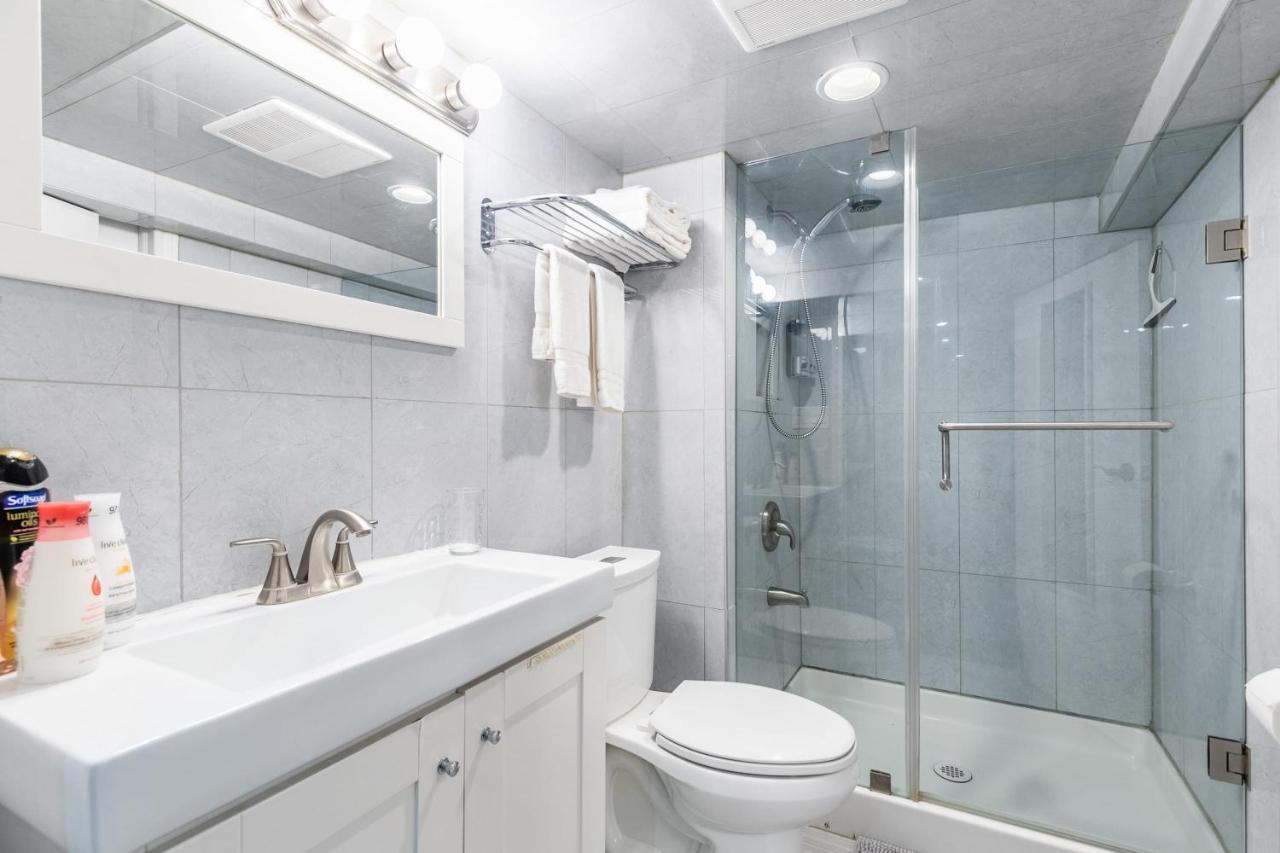 Newly Renovated - Cozy 1Br Apt With Netflix - Prime Location Toronto