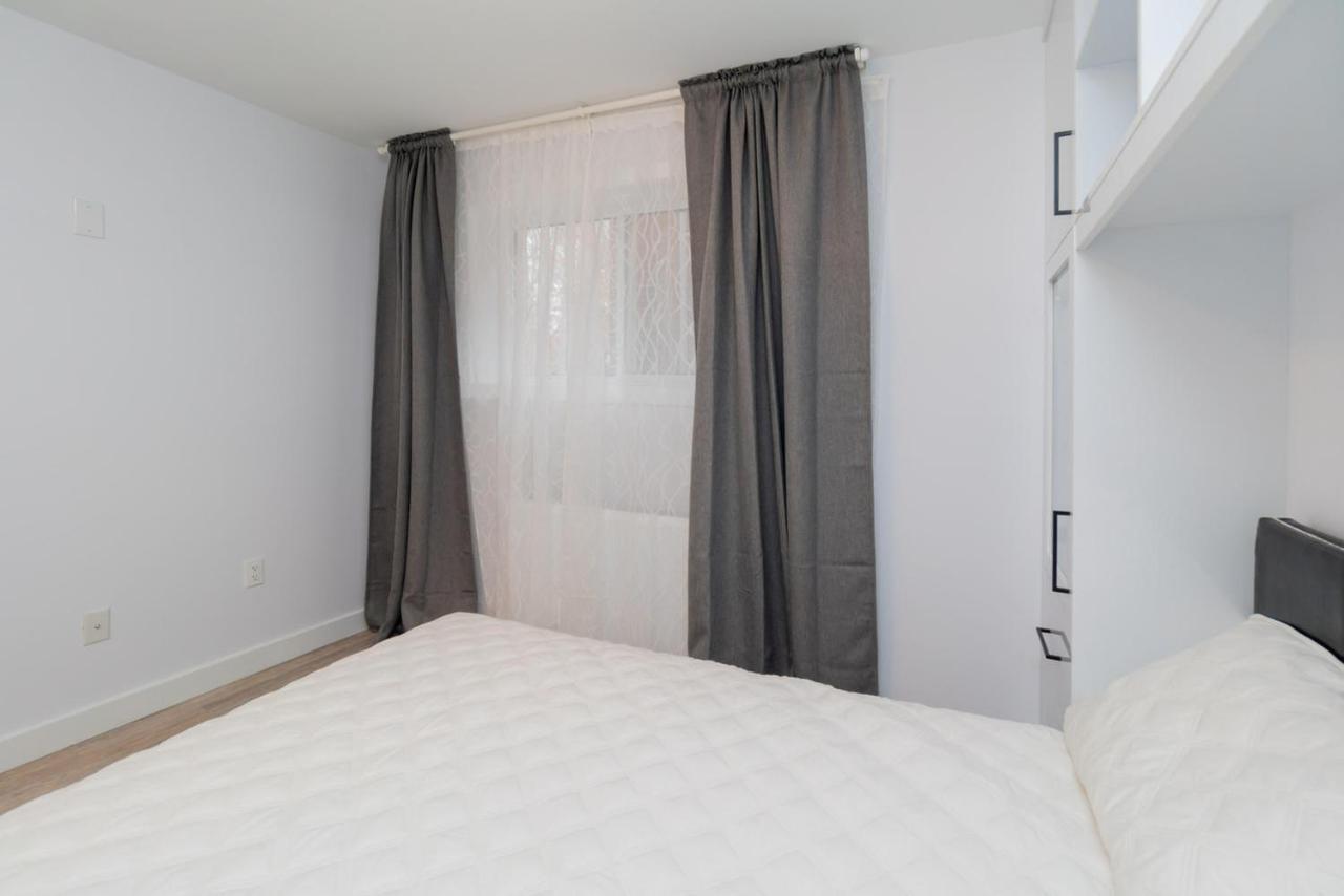 Your Comfy In Mid-toronto Apartment Toronto