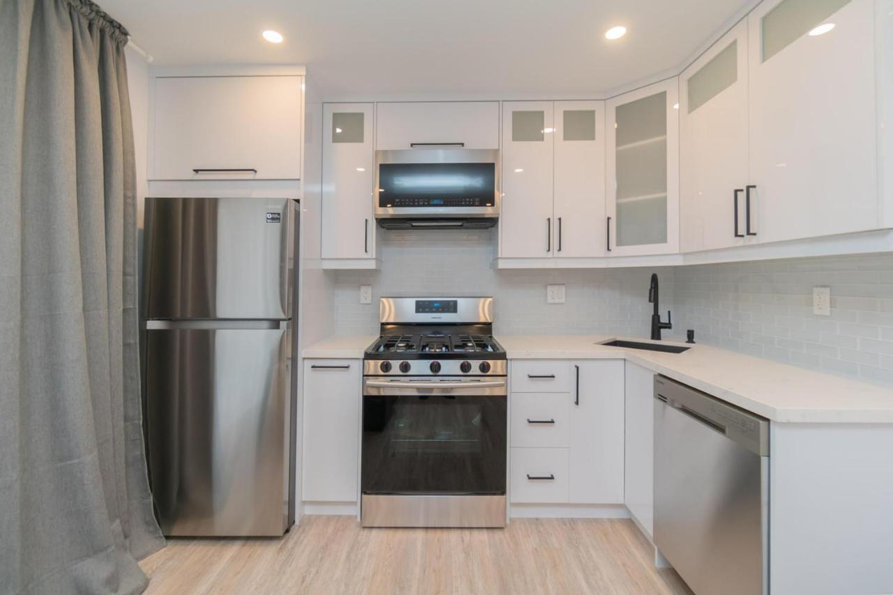 Apartment Your Comfy In Mid-toronto *