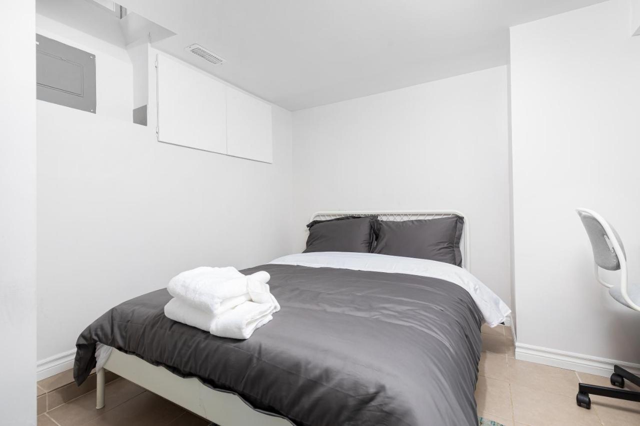 Individual Rooms For Rent In Shared House Guest house Toronto