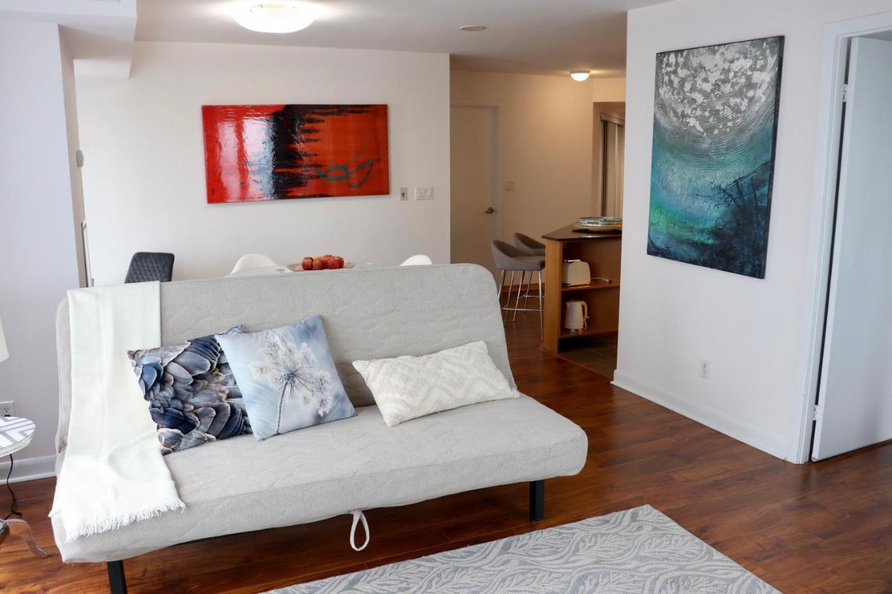 Apartment/2bedrooms/2 Full Bathrooms/free Parking Apartment Toronto
