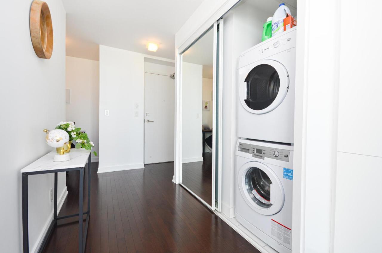 Minutes Walk To Scotiabank Arena,tiff, Mtcc,cn Tower Downtown Apartment Toronto