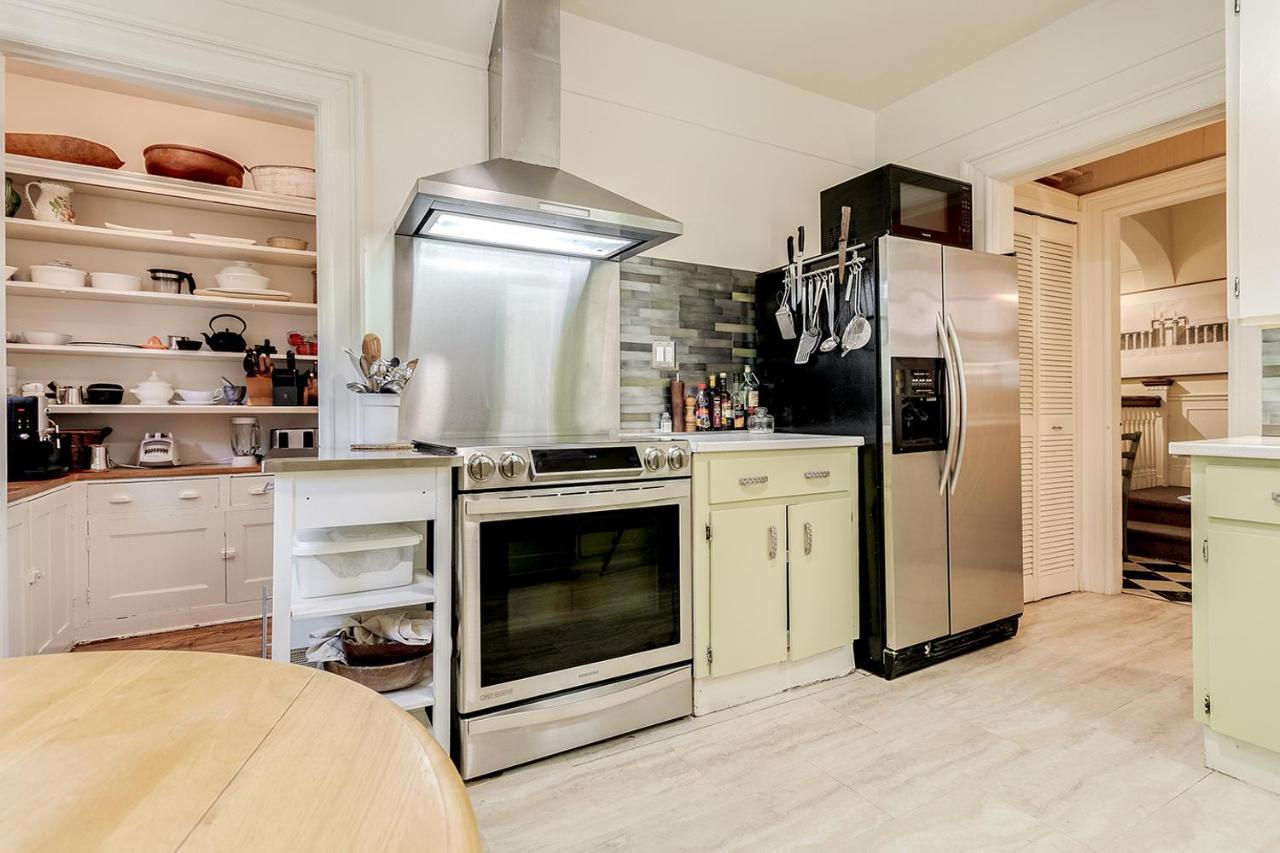 Holiday home Four Bedroom Rosedale Toronto