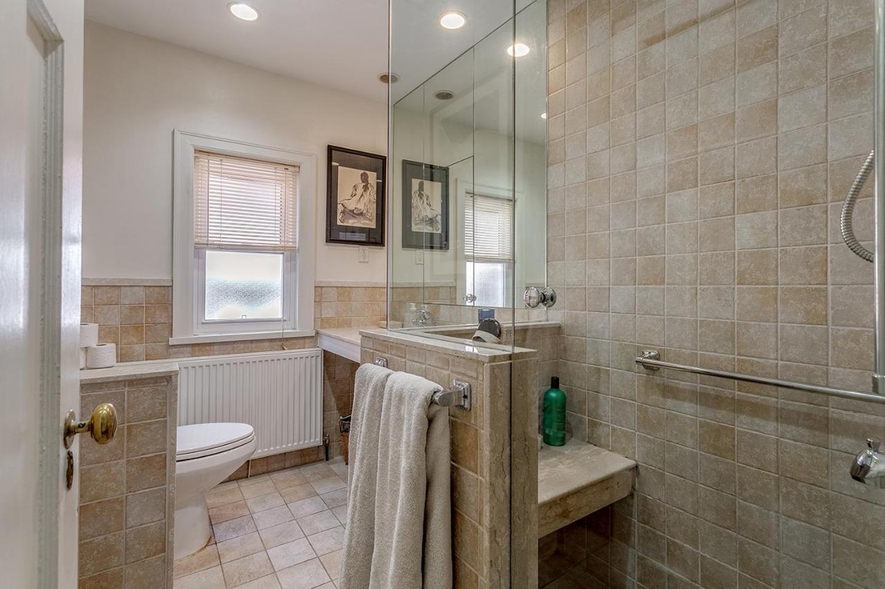 Four Bedroom Rosedale * Toronto