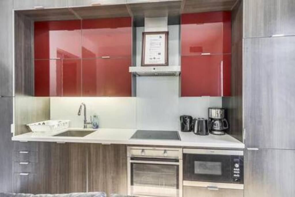 Elegant Downtown On Front West Street Ii Apartment *