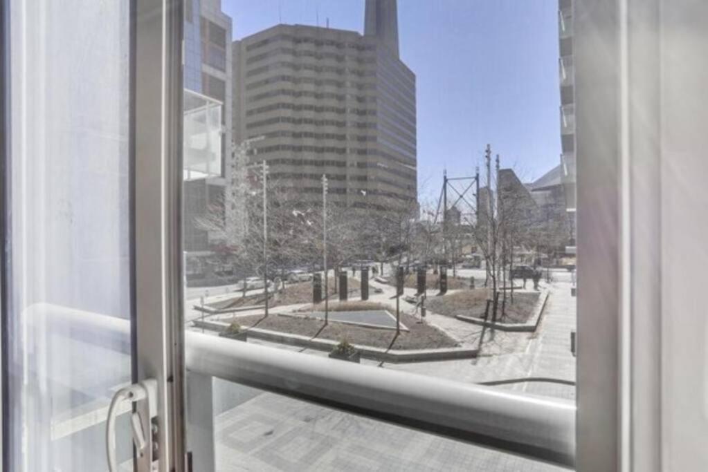 Elegant Downtown On Front West Street Ii Apartment *