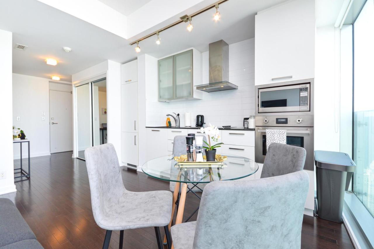 Apartment Minutes Walk To Scotiabank Arena,tiff, Mtcc,cn Tower Downtown *
