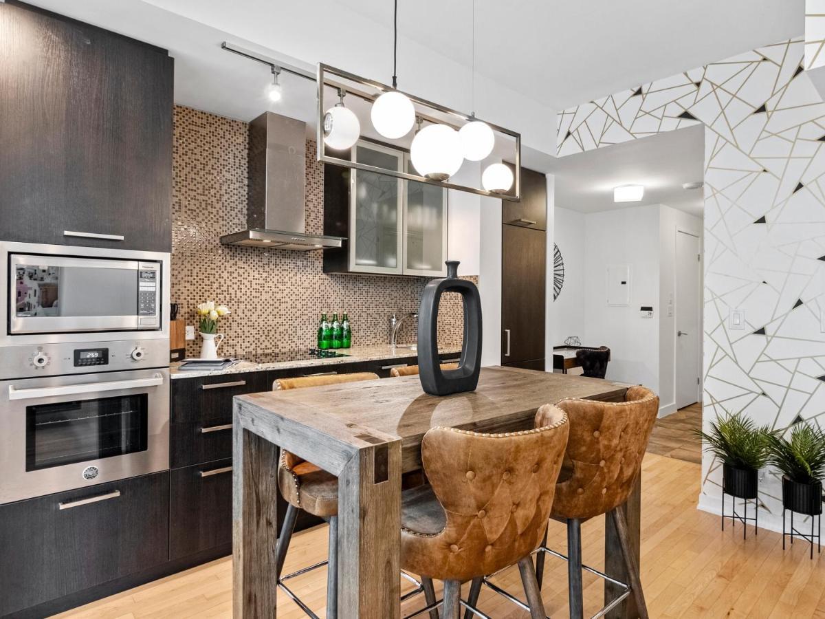 Stylish 1br - Cn Tower View, Entertainment District-downtown Apartment *