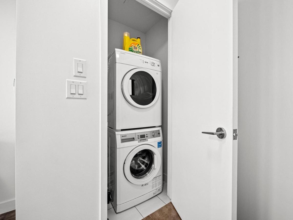 Stylish 1br - Cn Tower View, Entertainment District-downtown