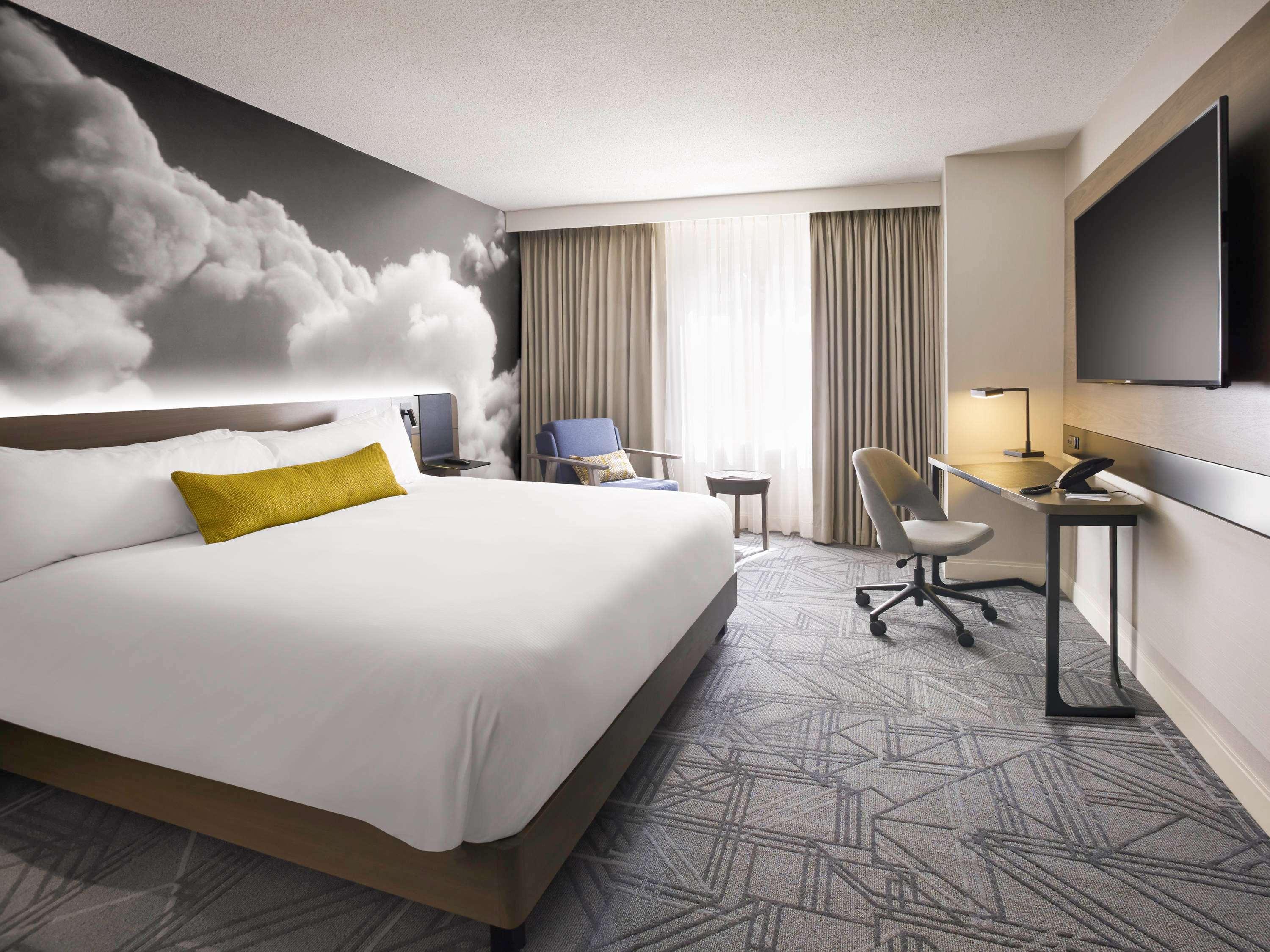 The Novotel Centre 4*