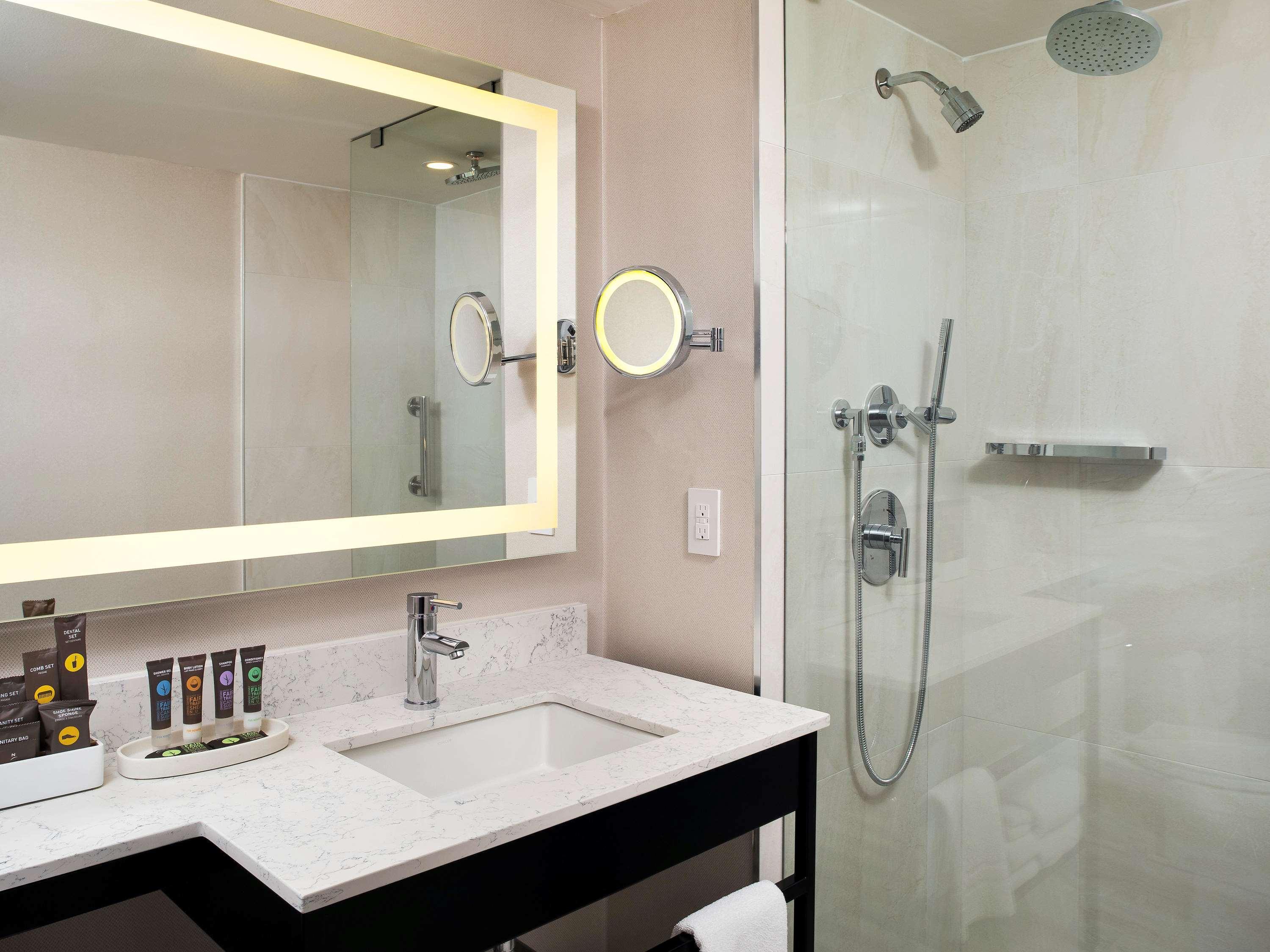 The Novotel Centre Hotel 4*
