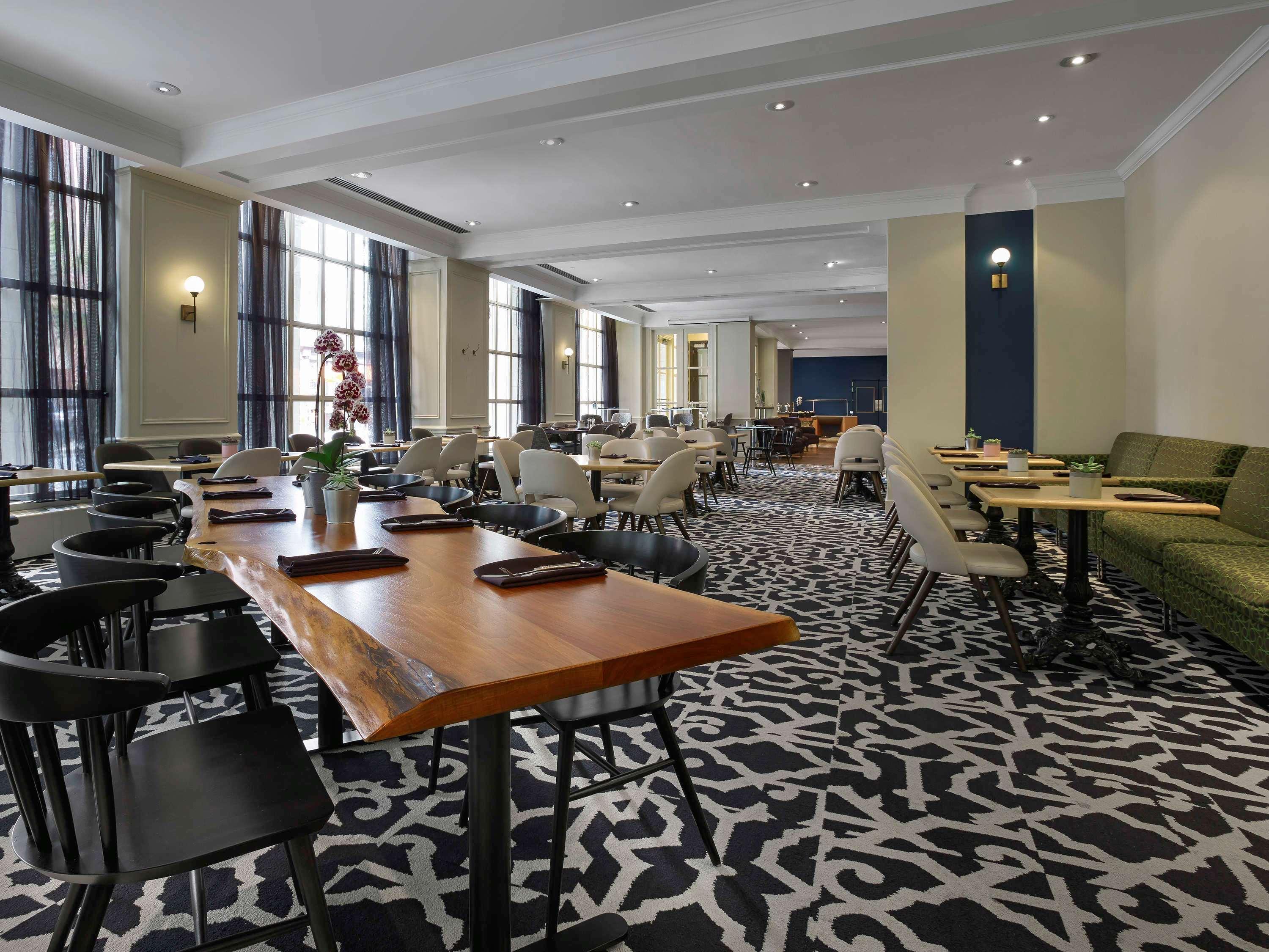 Hotel The Novotel Centre 4*