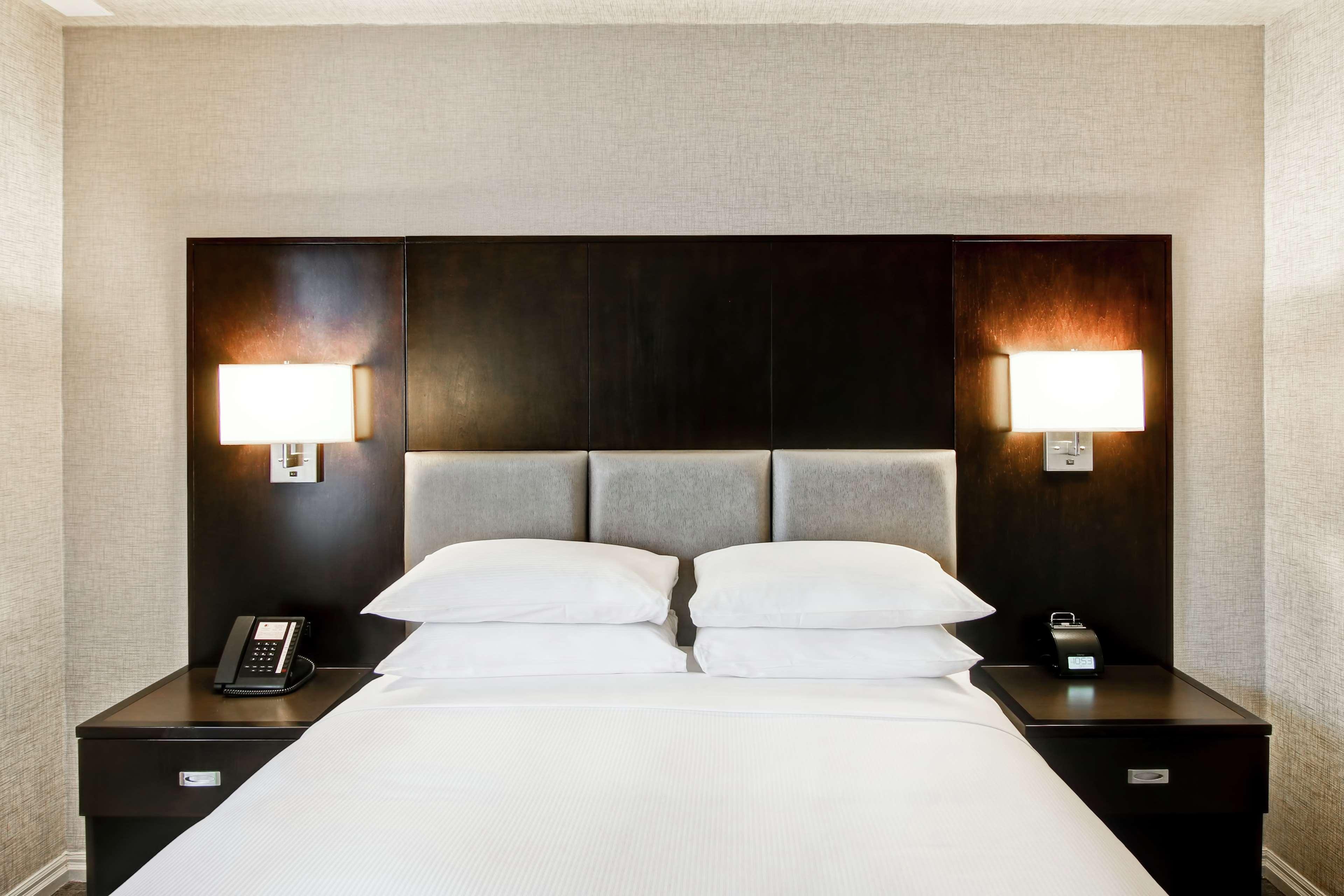 Doubletree By Hilton Downtown Hotel Toronto