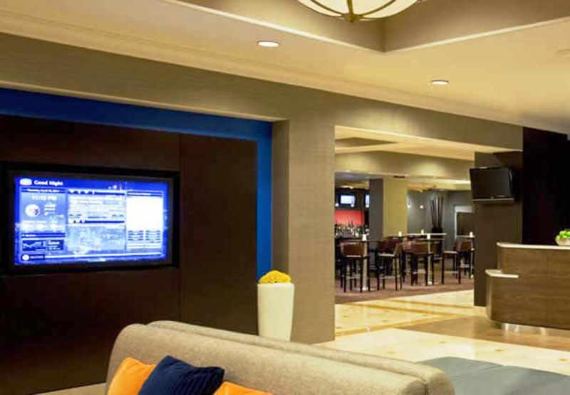 Courtyard By Marriott Downtown Hotel Toronto